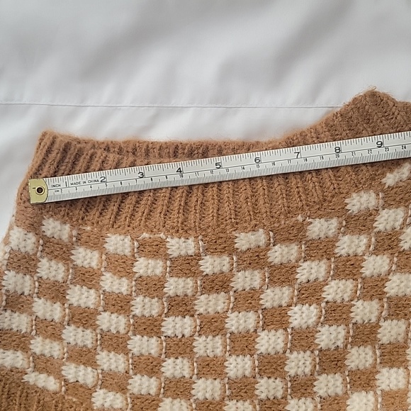 Sweet little Peaches checkered vest - Picture 10 of 11